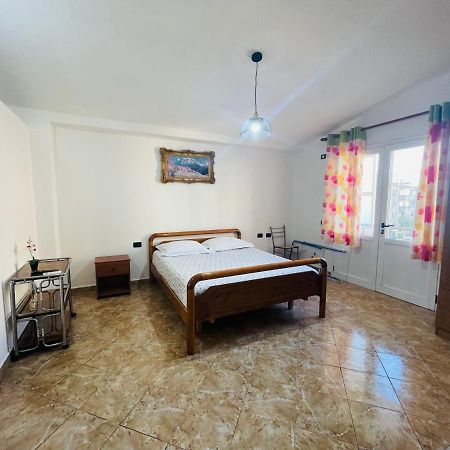 Jazoj Family Hotel Bashkia e Orikumit Exteriör bild
