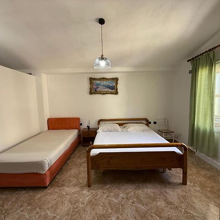 Jazoj Family Hotel Bashkia e Orikumit Exteriör bild