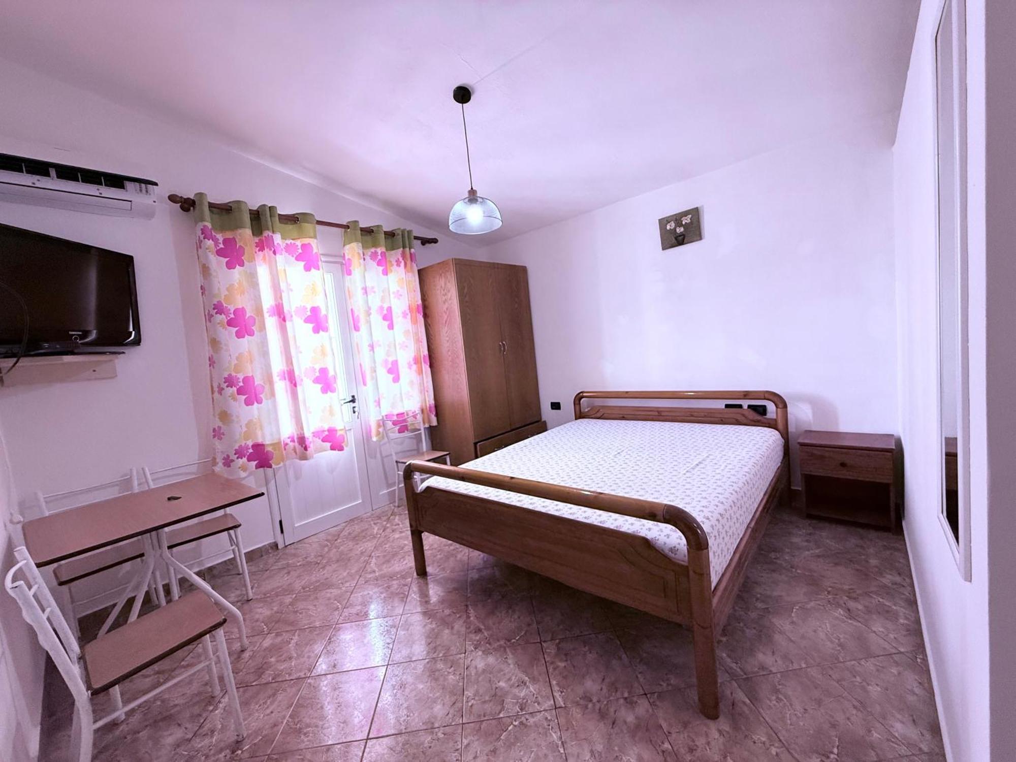 Jazoj Family Hotel Bashkia e Orikumit Exteriör bild