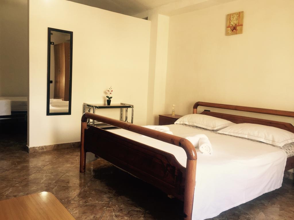 Jazoj Family Hotel Bashkia e Orikumit Exteriör bild